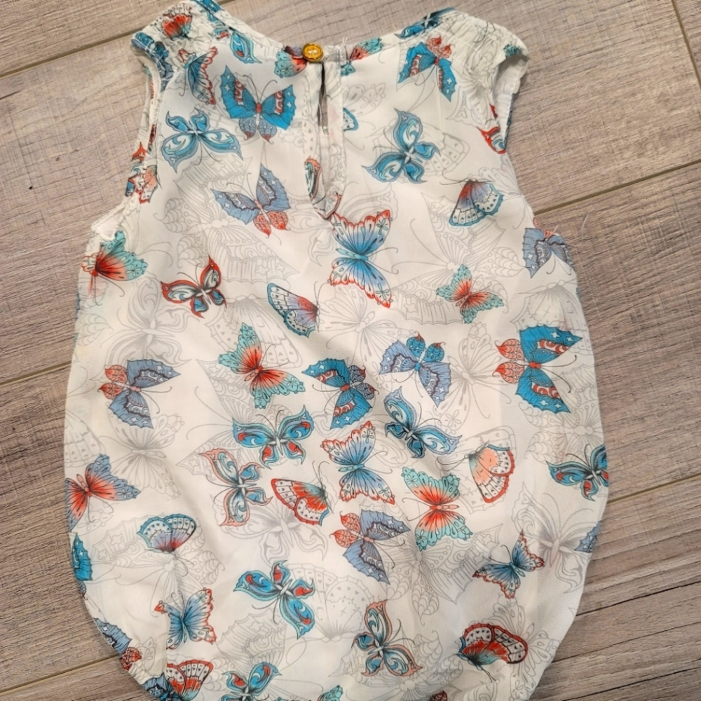 Kardashian Kids butterfly baby rhomper onsie